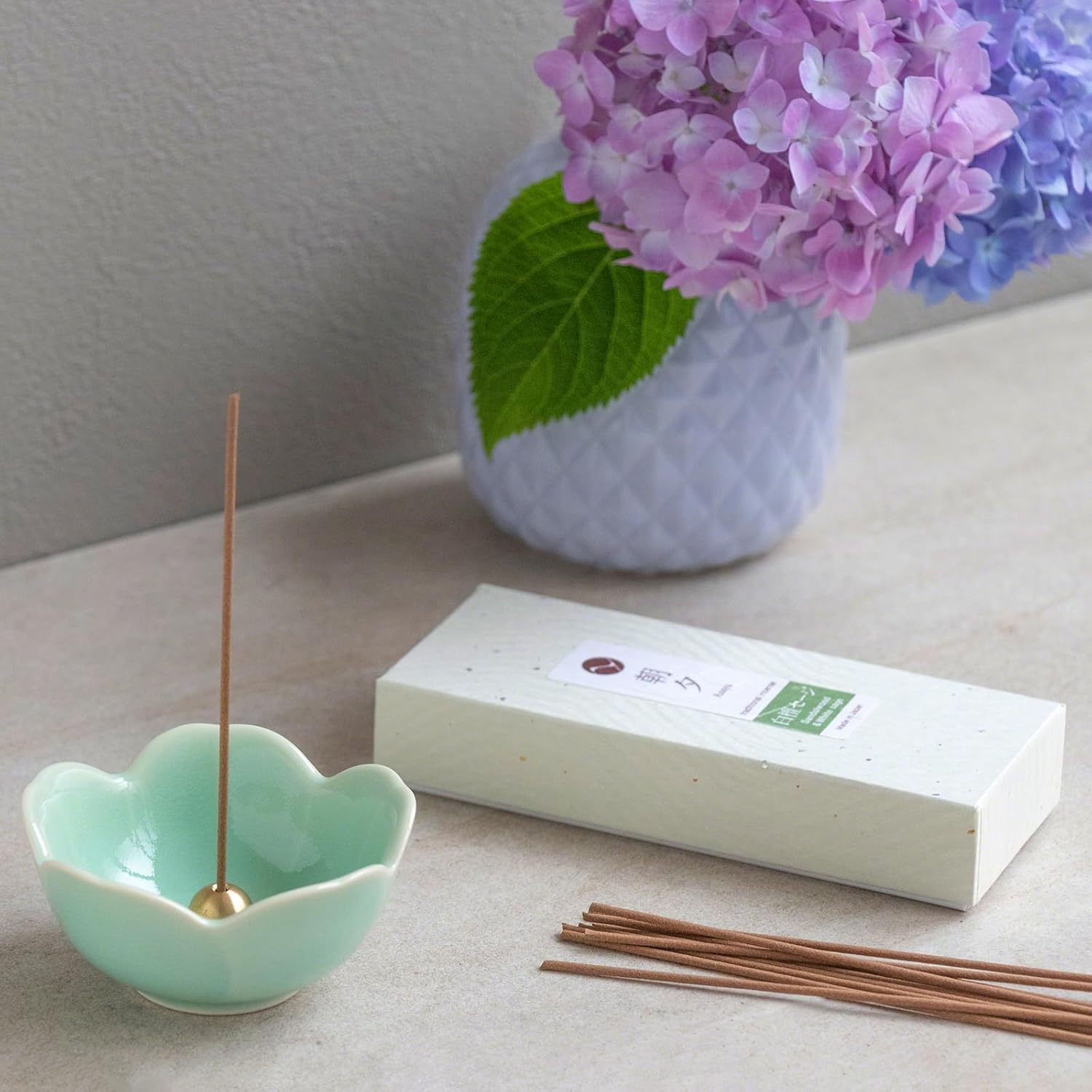Asayu Japan Sandalwood White Sage Incense Sticks 40gr for Meditation and Yoga
